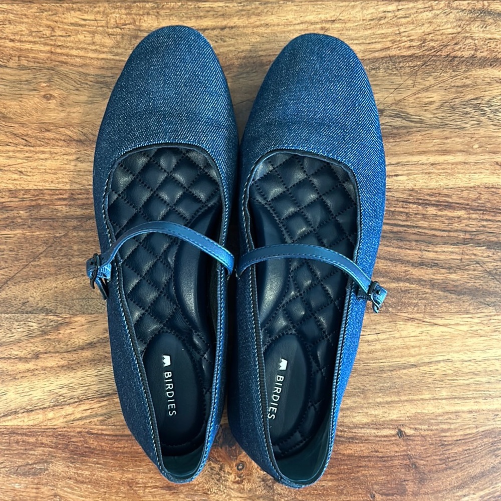 Worn once Mary Jane style Birdies in style Hummingbird